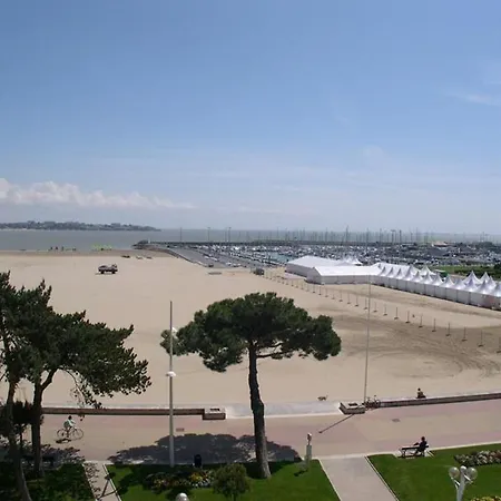A Deux Pas De La Grande Plage Апартаменты